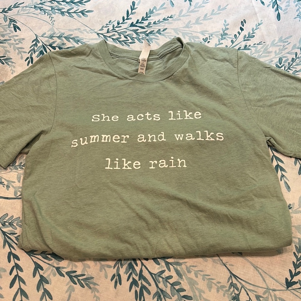 Bella canvas t shirt.